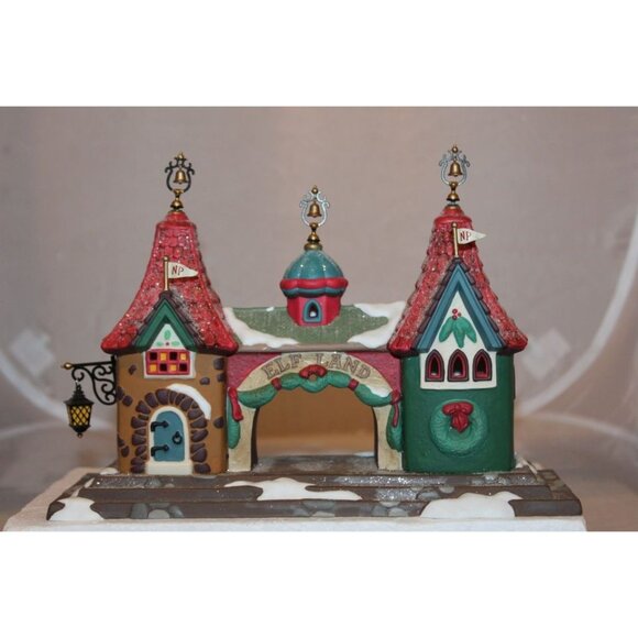 Dept 56 North Pole - Welcome to Elfland Gateway Entrance - Picture 1 of 7